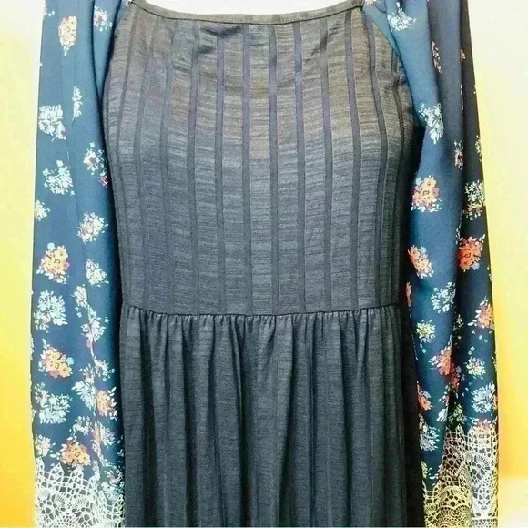 Haptics Boutique Navy Baby Doll Floral Raglan Sleeves and Square Neck size Small - Picture 7 of 11